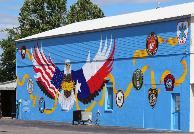 Vision! Lampasas unveils new mural